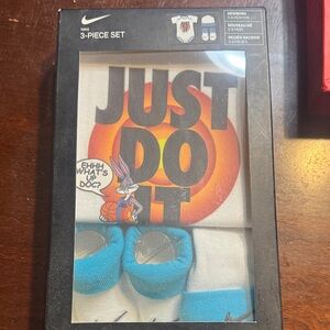 Nike 3-Piece Set - White, Blue, and Orange